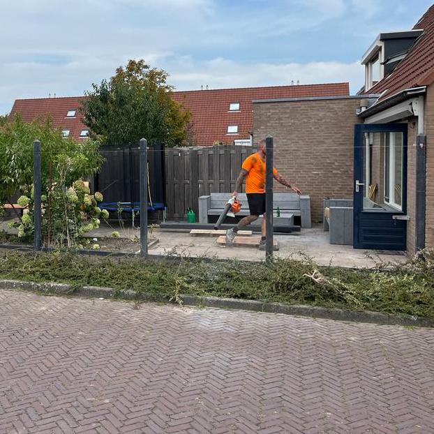 Montage van een schutting door SchuttingWestland